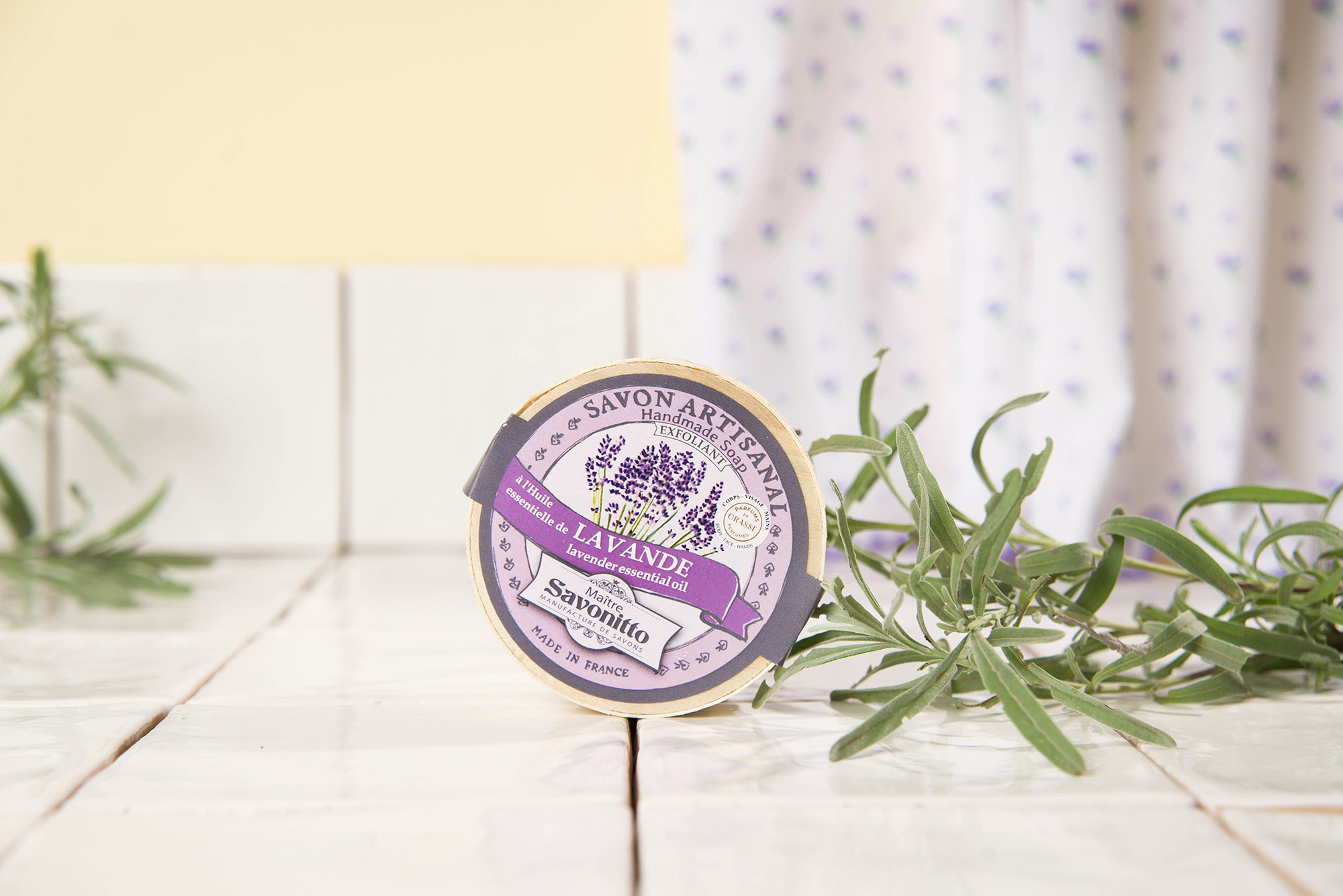 savon lavande dans boite en bois