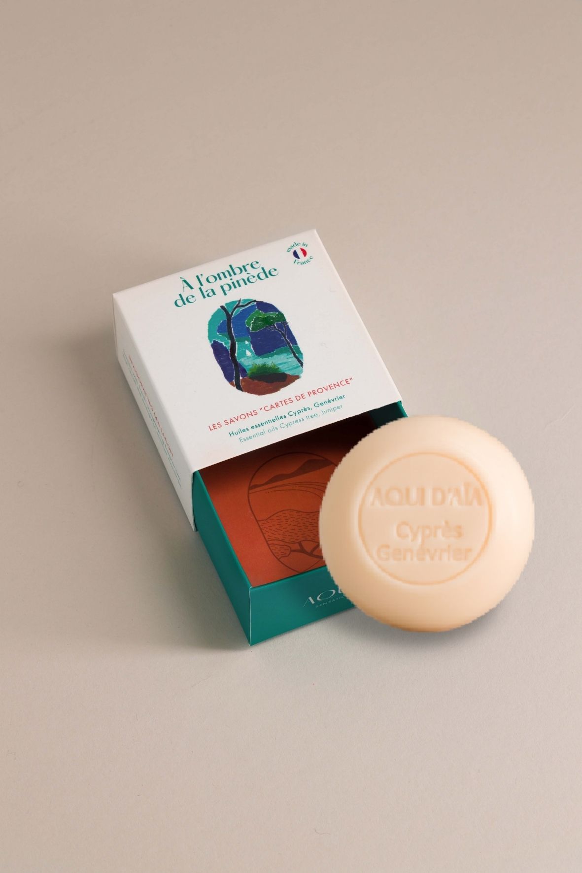 Savon a l'ombre de la pinede Savon parfumé cyprès et genévrier 100g, savon artisanal made in Provence