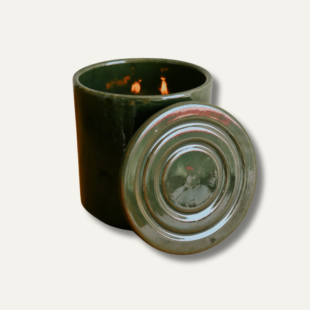 Bougie parfumée fleur de tubéreuse 180g dans un pot en céramique décoratif
