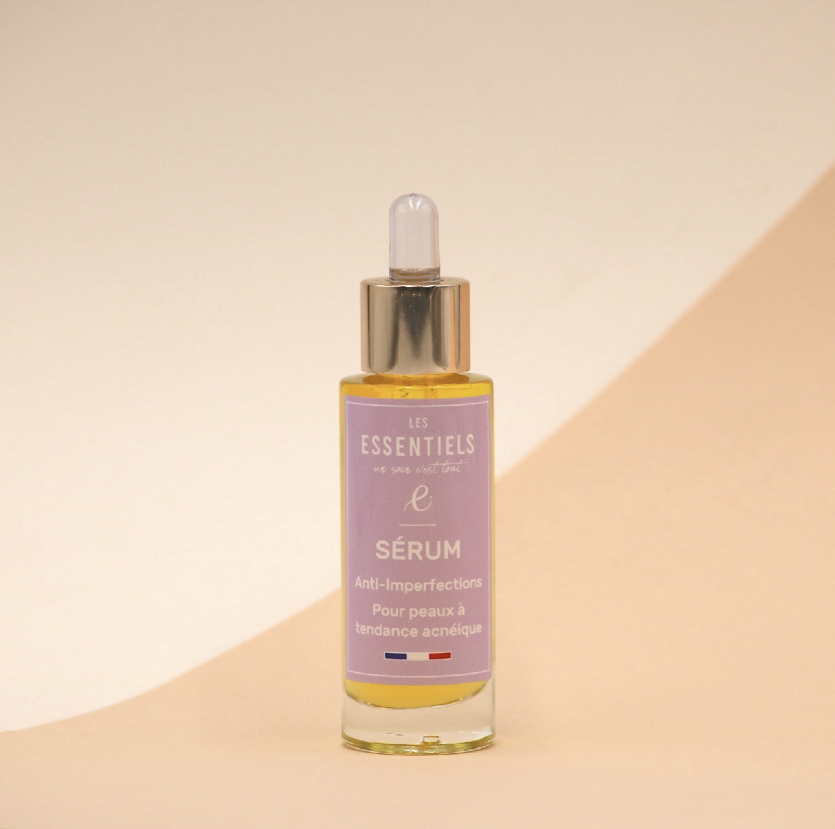 Flacon de sérum anti-imperfections 30ml certifié COSMOS Organic, soin visage ciblé