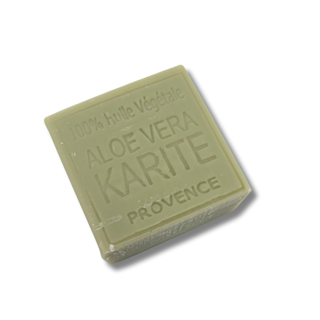 avon artisanal coupé brut à l'aloe vera et karité, soin hydratant et apaisant.